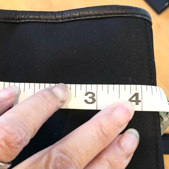 Fossil Leather & Nylon Black Laptop/Messenger Bag, 16” x 11” x 4.5” - Picture 4 of 14